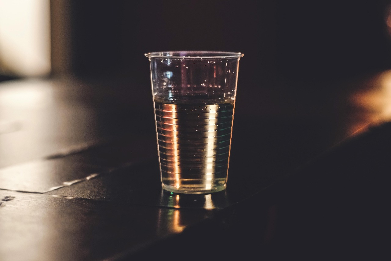 喝红酒用什么杯子最好!喝红酒用什么杯子最好喝
