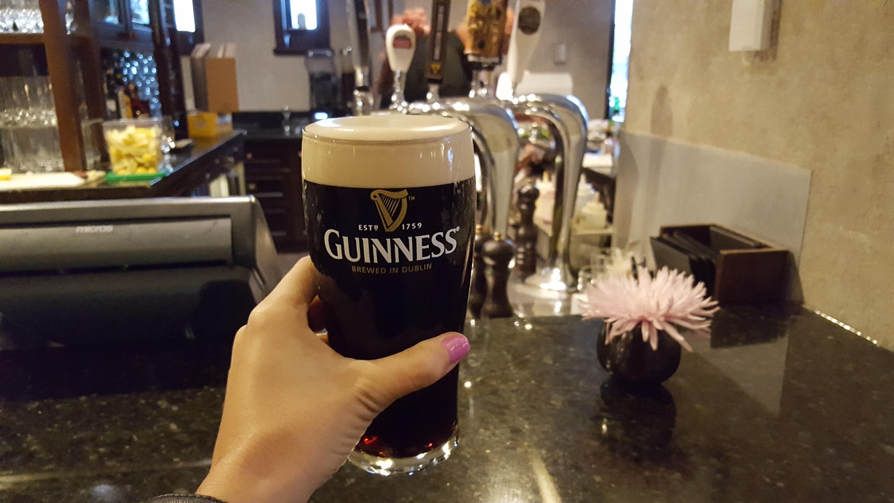 喝红酒用什么杯子最好!喝红酒用什么杯子最好喝