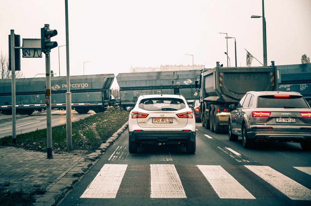 新能源电车，大众、比亚迪的绿色转型之路