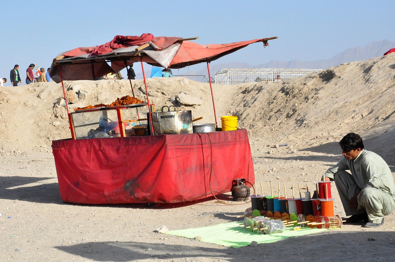 男子10年进山371次捡了2万多斤垃圾!男子进山捡垃圾5年 男子10年进山371次捡了2万多斤垃圾!男子进山捡垃圾5年