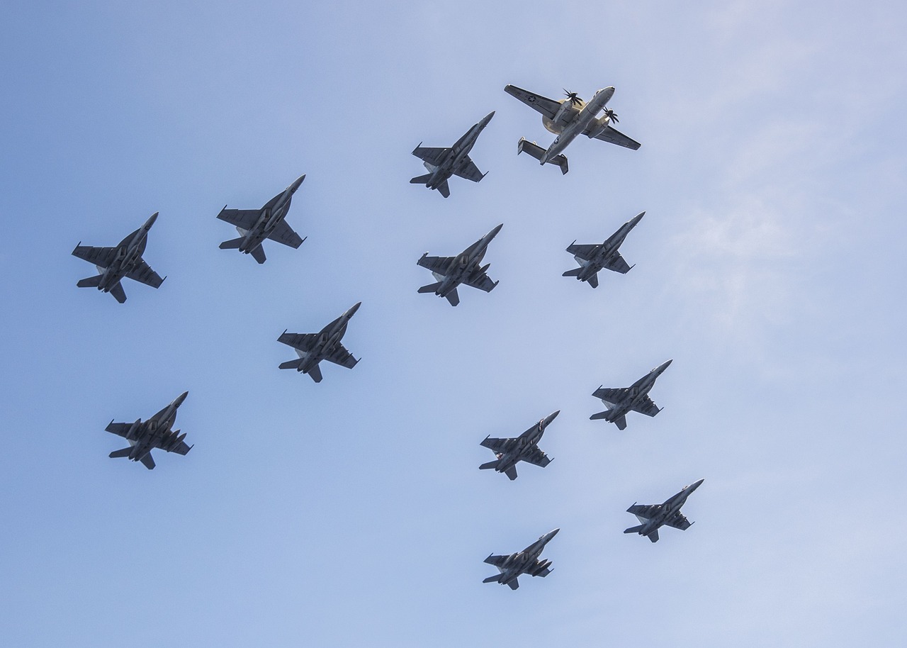 军机在南海坠毁,美航母掉头返航的背后 军机在南海坠毁,美航母掉头返航的背后