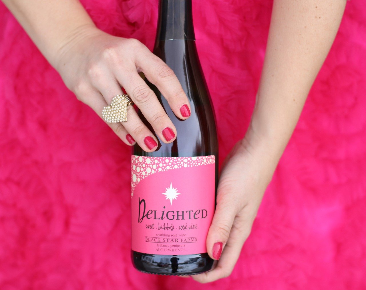 备孕能少量喝红酒么女性!备孕女生可以喝少量红酒吗 备孕能少量喝红酒么女性!备孕女生可以喝少量红酒吗