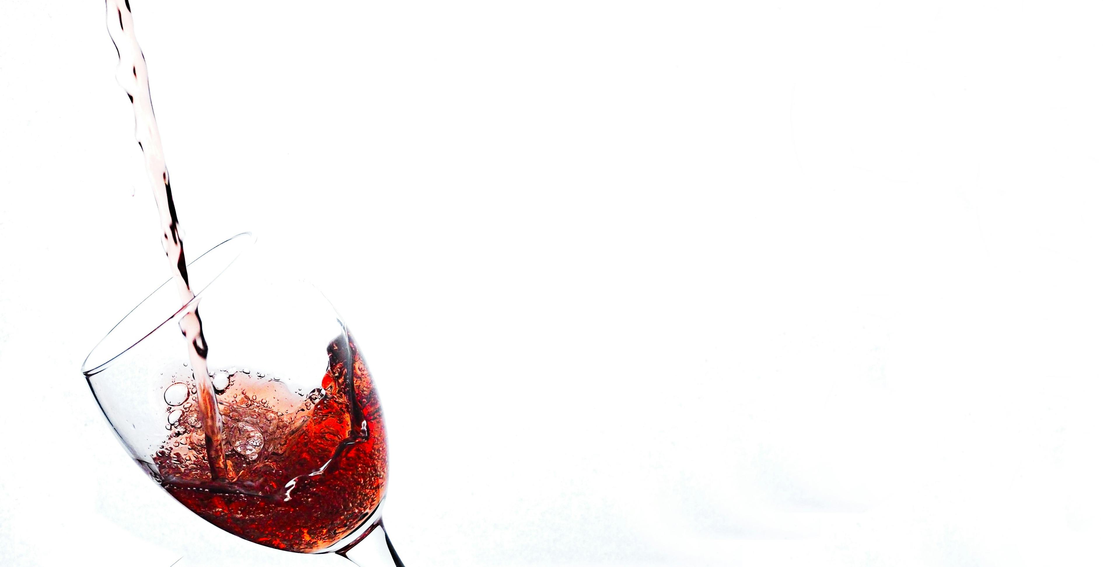 怎样洗红酒渍不伤衣服颜色?怎么洗红酒渍小妙招 怎样洗红酒渍不伤衣服颜色?怎么洗红酒渍小妙招