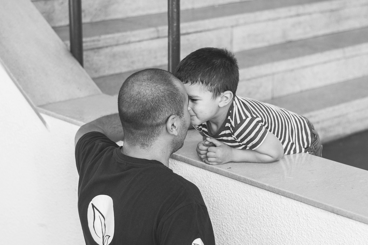 18岁儿子起诉父亲付抚养费被驳回?起诉孩子父亲抚养费,他父亲不承认 18岁儿子起诉父亲付抚养费被驳回?起诉孩子父亲抚养费,他父亲不承认