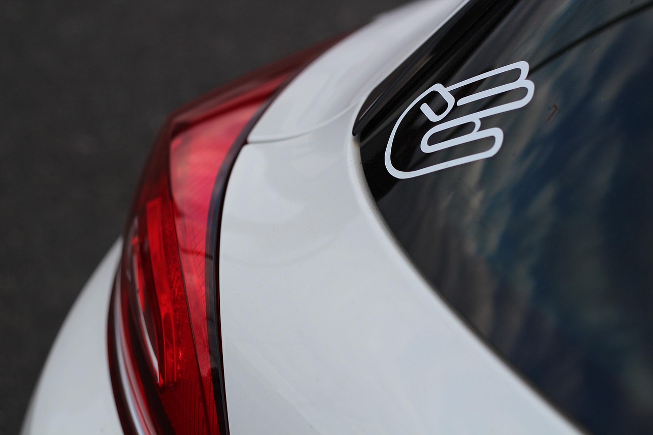 怎样去除汽车划痕?怎样去除汽车划痕小窍门