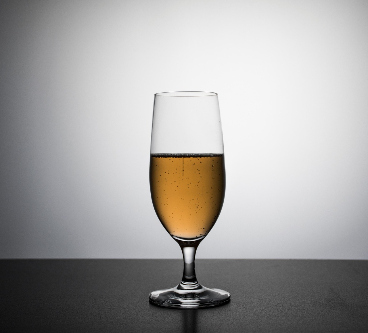 红酒含有多少红酒多酚 [红酒多酚含酒精吗]