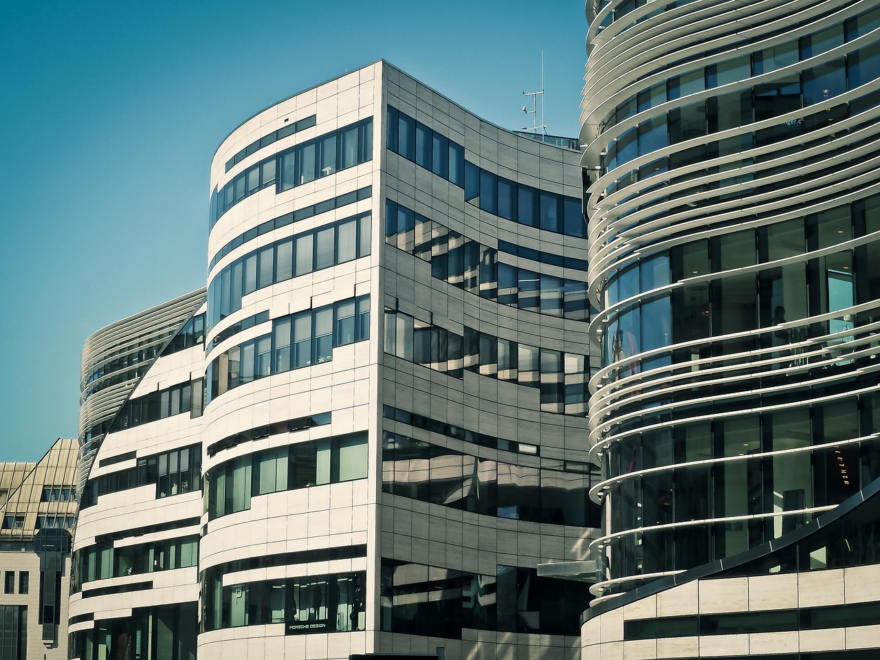 温州正升房产老板,温州正升房产老板叫什么