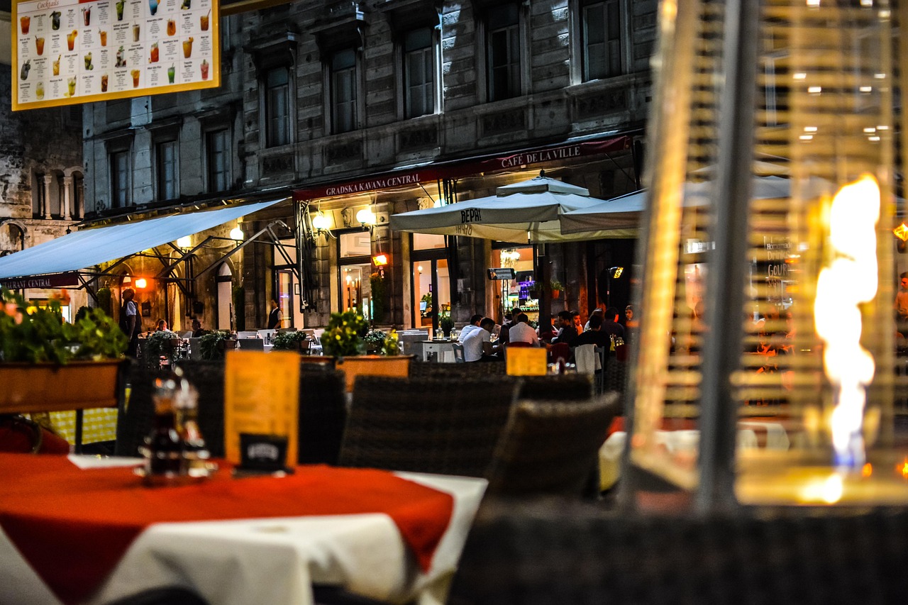 人民网评:“人民咖啡馆”不妥 人民网评:“人民咖啡馆”不妥