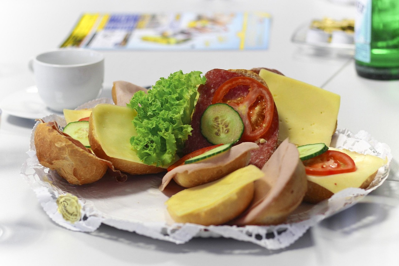 网购豆腐乳惊现多条蛆虫，食品安全之殇与消费者维权