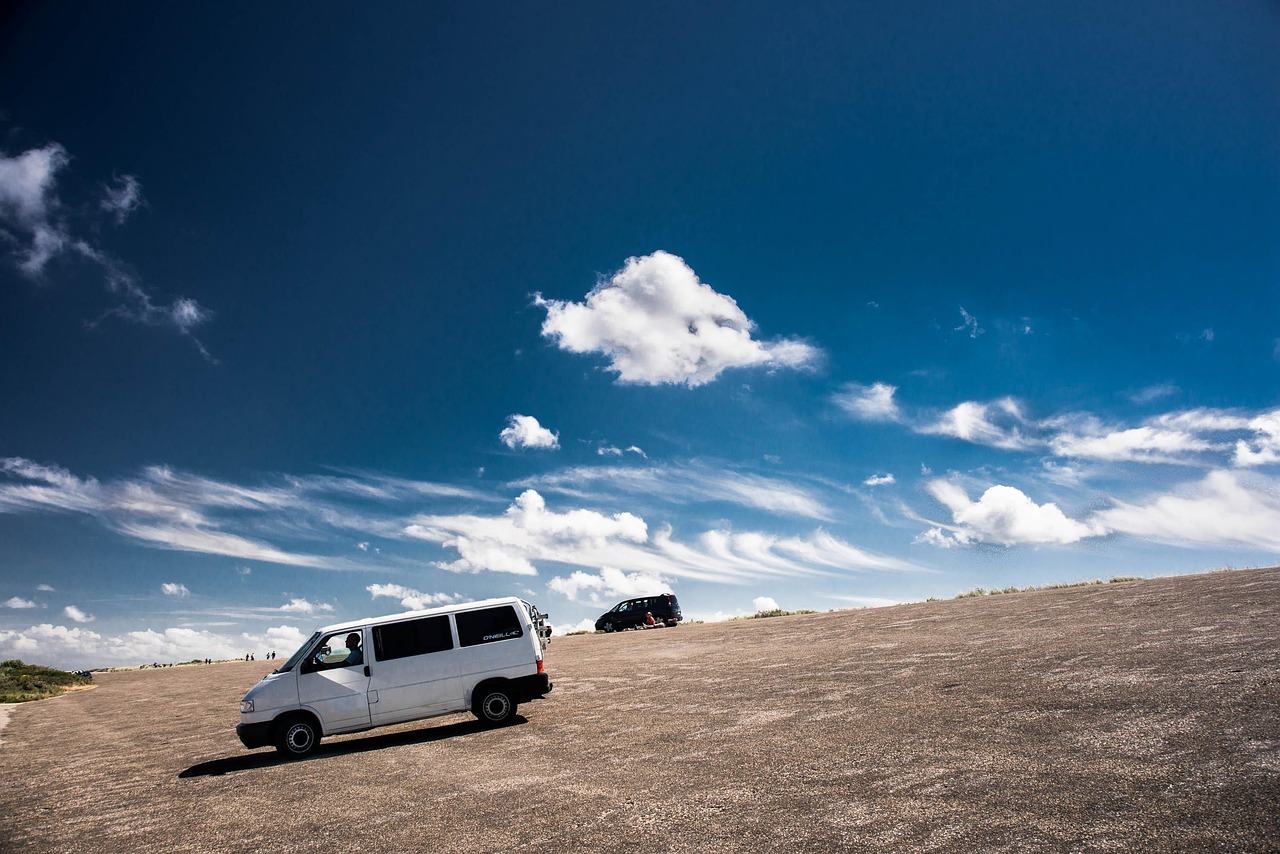 汽车尾灯不亮怎么回事 [汽车尾灯不亮了怎么办]