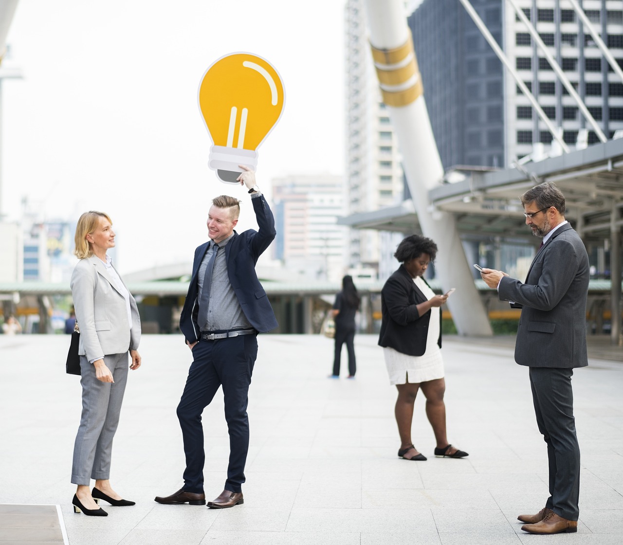 贵阳一中校服惊现非洲 网友：国际部?贵阳一中制服