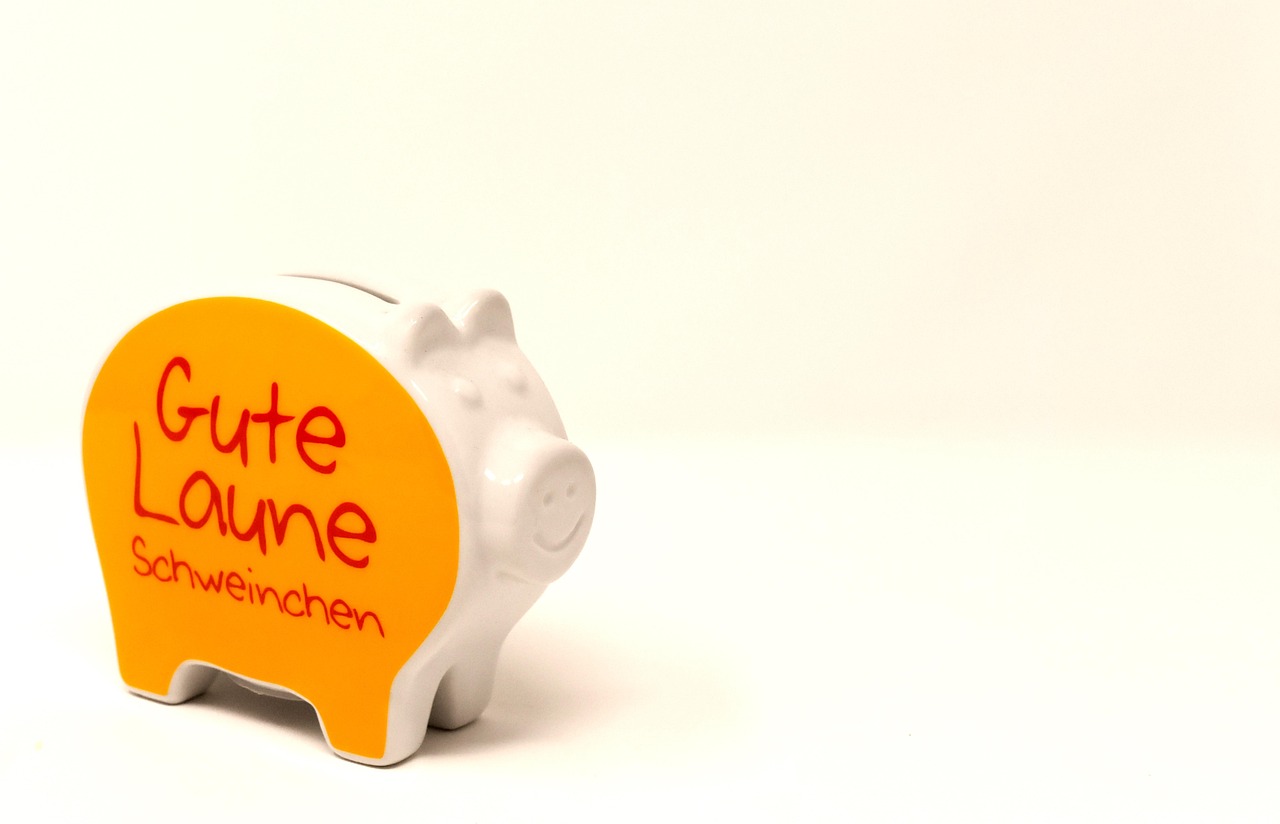 有钱买保险还是存银行?存钱好还是买保险好