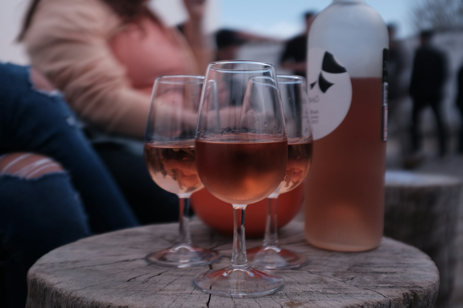 浑身疼痛能喝红酒吗女性!全身酸痛喝红牛 浑身疼痛能喝红酒吗女性!全身酸痛喝红牛